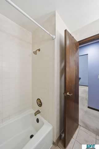 7010 Shamrock Road, Lincoln, NE 68506