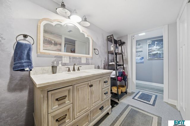 7010 Shamrock Road, Lincoln, NE 68506