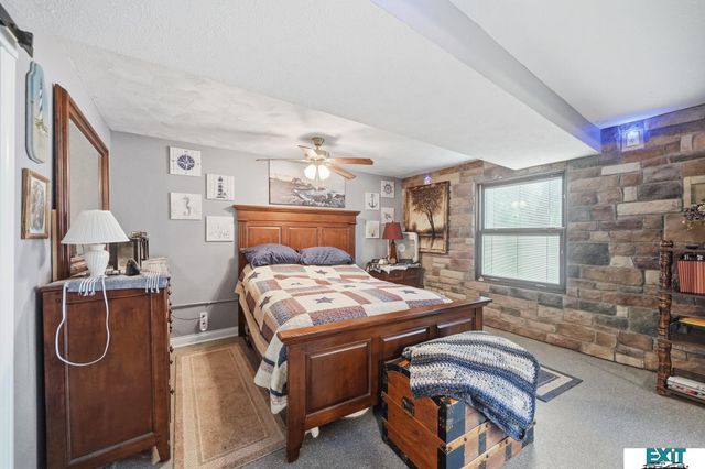 7010 Shamrock Road, Lincoln, NE 68506