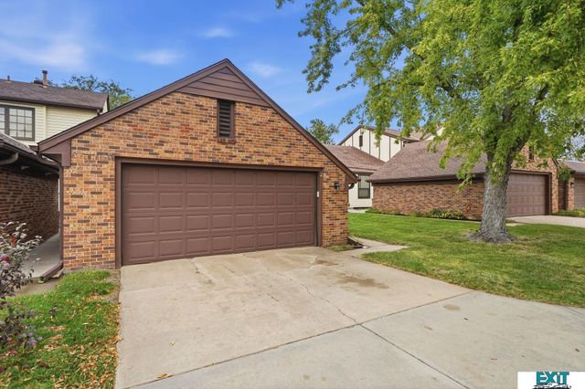 7010 Shamrock Road, Lincoln, NE 68506