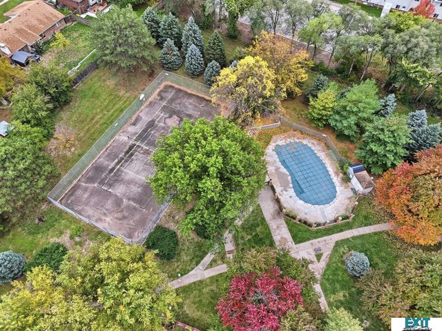 7010 Shamrock Road, Lincoln, NE 68506