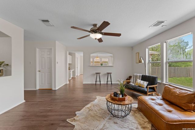 3445 Whisper Blf, Schertz, TX 78108