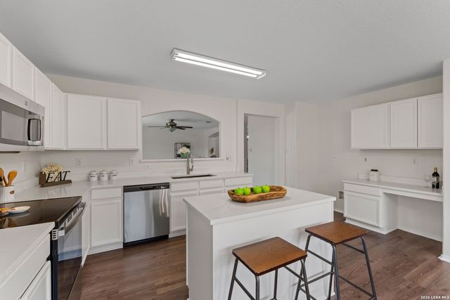 3445 Whisper Blf, Schertz, TX 78108