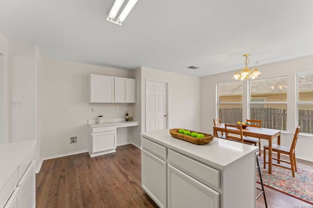 3445 Whisper Blf, Schertz, TX 78108