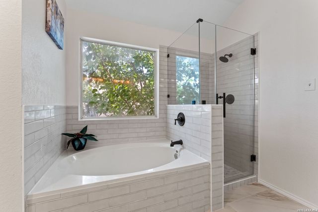 3445 Whisper Blf, Schertz, TX 78108