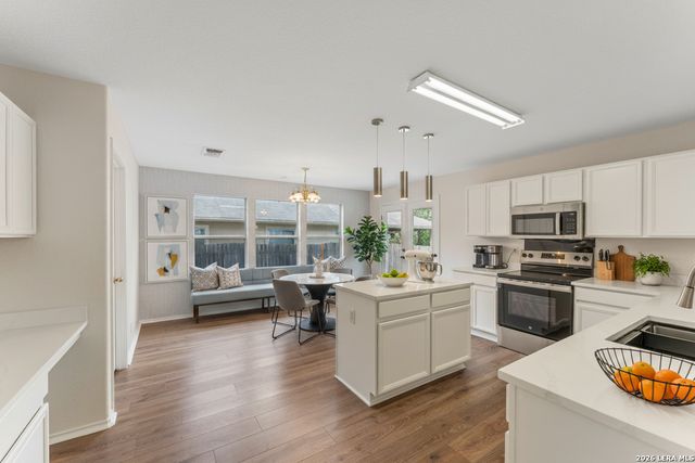 3445 Whisper Blf, Schertz, TX 78108