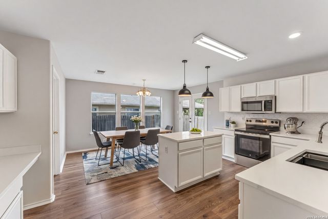 3445 Whisper Blf, Schertz, TX 78108