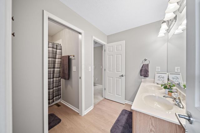 7601 Overland Trail, Delaware, OH 43015