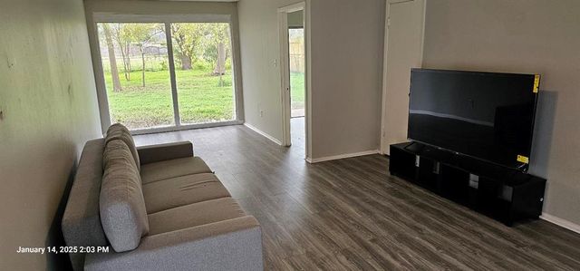 8914 Amblewood Drive, Houston, TX 77099