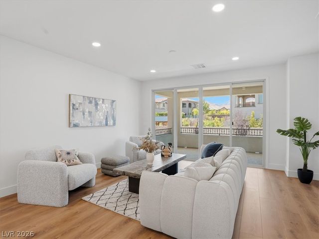 363 Molinetto Street, Las Vegas, NV 89138