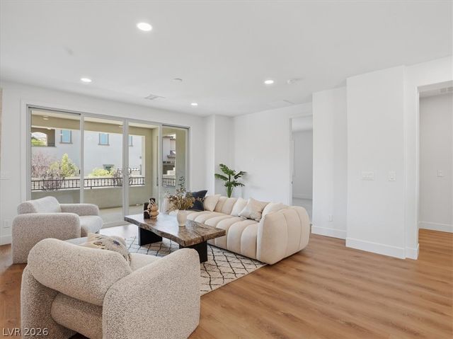 363 Molinetto Street, Las Vegas, NV 89138