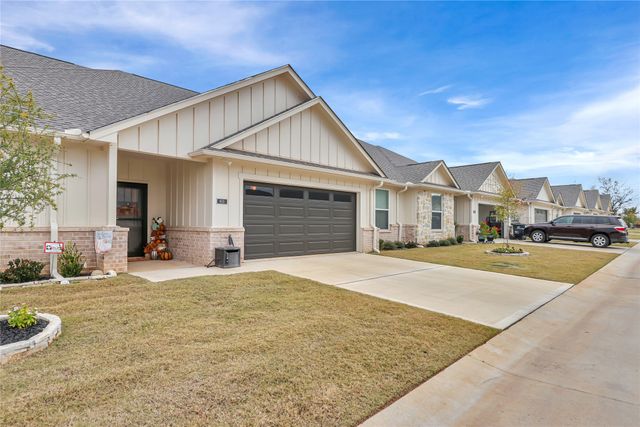 6111 Hamilton Meadows Way, Tyler, TX 75703