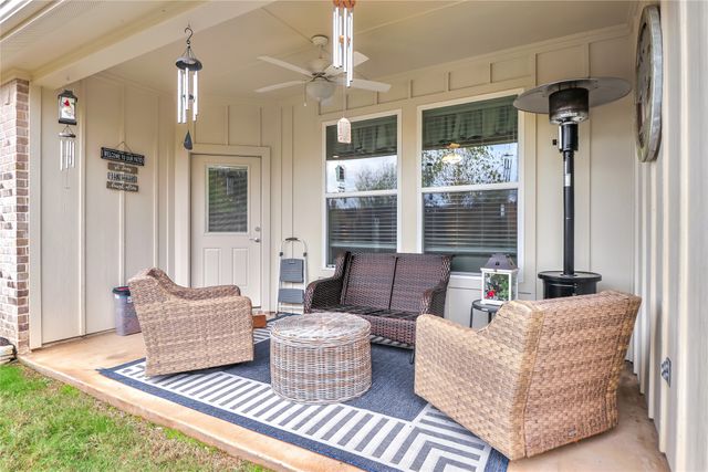 6111 Hamilton Meadows Way, Tyler, TX 75703