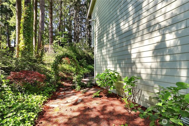 10715 Hillsboro Drive NW, Silverdale, WA 98383