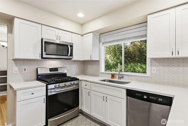 10715 Hillsboro Drive NW, Silverdale, WA 98383
