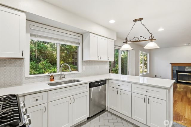 10715 Hillsboro Drive NW, Silverdale, WA 98383