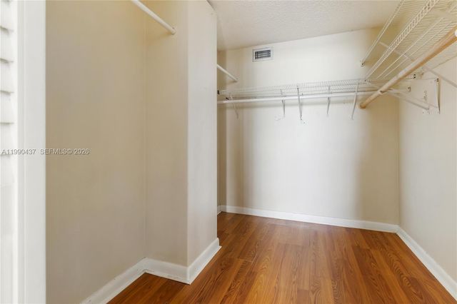 110 Lake Emerald Dr 404, Oakland Park, FL 33309