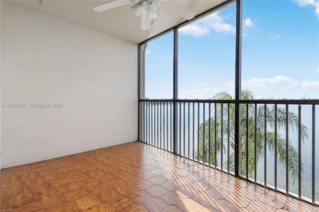 110 Lake Emerald Dr 404, Oakland Park, FL 33309