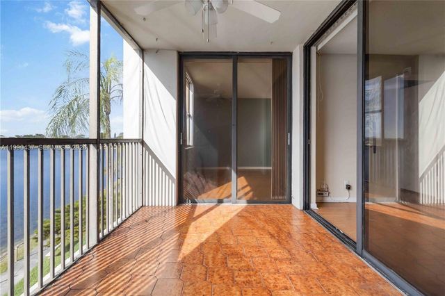 110 Lake Emerald Dr 404, Oakland Park, FL 33309