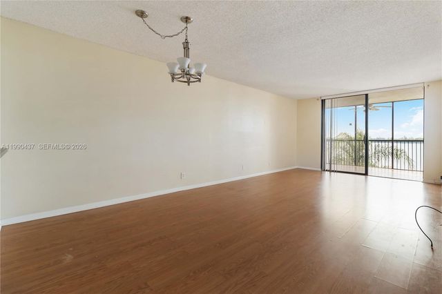 110 Lake Emerald Dr 404, Oakland Park, FL 33309