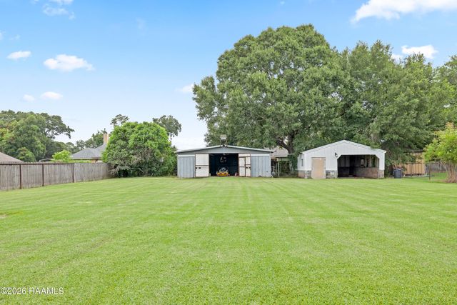 916 Heart D Farm Road, Youngsville, LA 70592