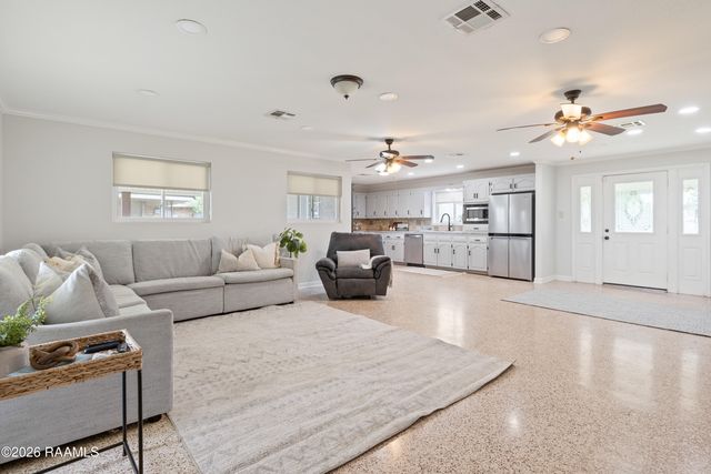 916 Heart D Farm Road, Youngsville, LA 70592