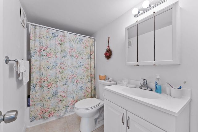 1500 CRESCENT Circle B215, Lake Park, FL 33403