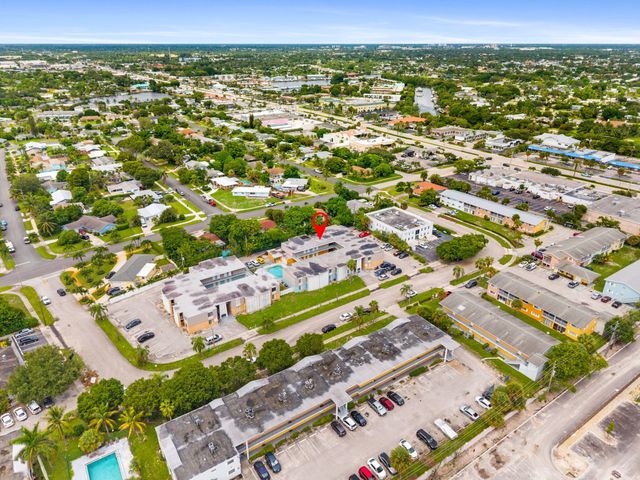1500 CRESCENT Circle B215, Lake Park, FL 33403