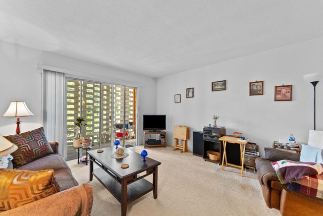 1500 CRESCENT Circle B215, Lake Park, FL 33403