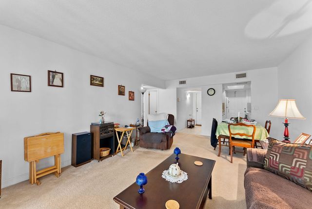 1500 CRESCENT Circle B215, Lake Park, FL 33403