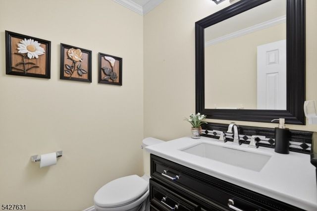 44 Fisher Dr, Hillsborough Twp., NJ 08844