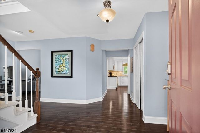 44 Fisher Dr, Hillsborough Twp., NJ 08844