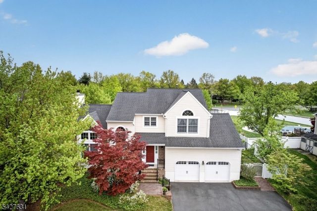 44 Fisher Dr, Hillsborough Twp., NJ 08844