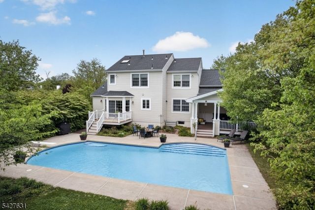 44 Fisher Dr, Hillsborough Twp., NJ 08844