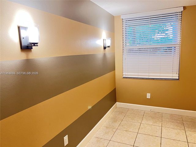 6800 Cypress Rd 101, Plantation, FL 33317