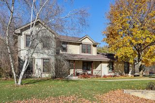 9740 W Huntington DRIVE, Mequon, WI 53097