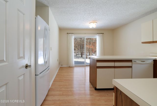 25 Beechwood Court, Barnegat, NJ 08005