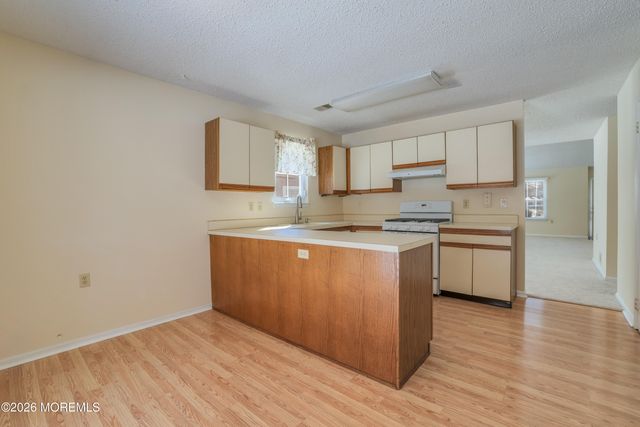 25 Beechwood Court, Barnegat, NJ 08005