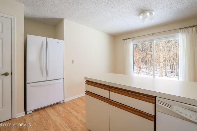 25 Beechwood Court, Barnegat, NJ 08005