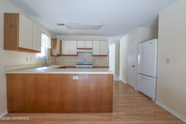 25 Beechwood Court, Barnegat, NJ 08005