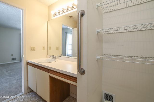 25 Beechwood Court, Barnegat, NJ 08005