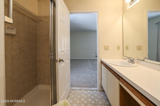 25 Beechwood Court, Barnegat, NJ 08005