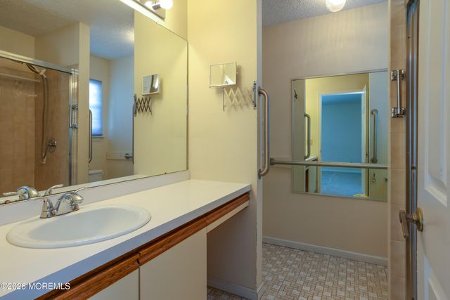 25 Beechwood Court, Barnegat, NJ 08005