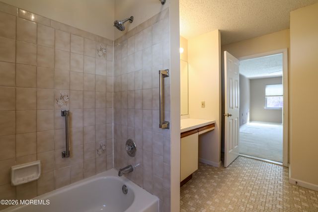 25 Beechwood Court, Barnegat, NJ 08005