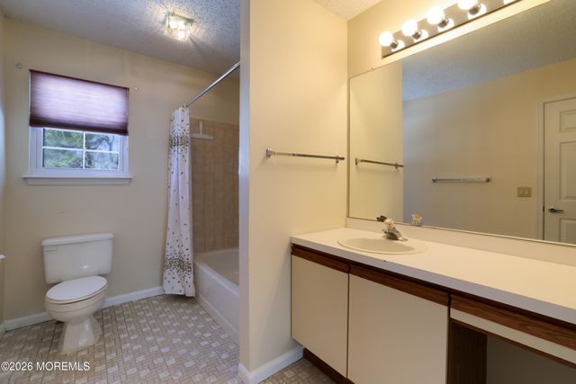 25 Beechwood Court, Barnegat, NJ 08005