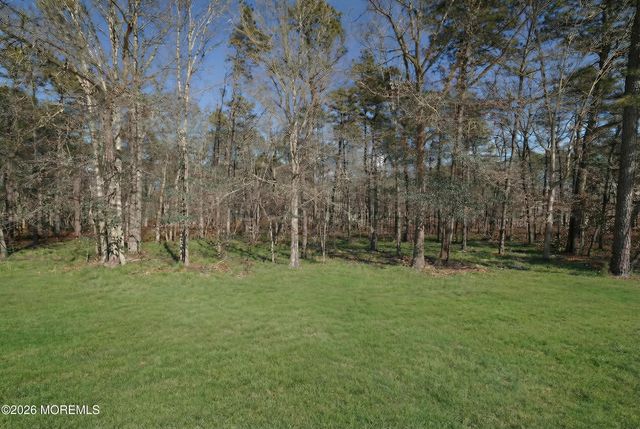 25 Beechwood Court, Barnegat, NJ 08005