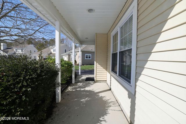 25 Beechwood Court, Barnegat, NJ 08005