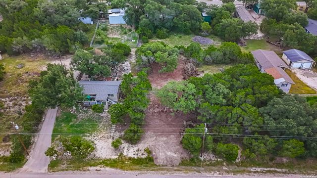 1091 Rotherman, Canyon Lake, TX 78133