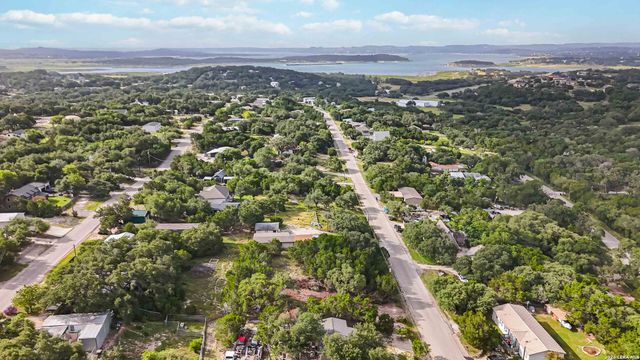 1091 Rotherman, Canyon Lake, TX 78133