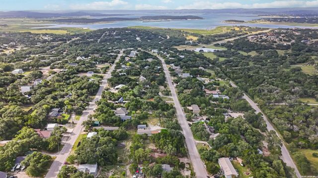 1091 Rotherman, Canyon Lake, TX 78133